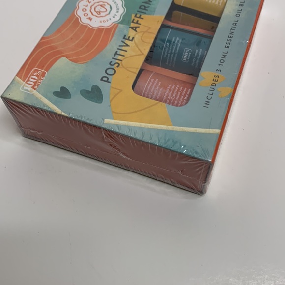 Positive Affirmations Set of Essential Oil Blends Joyful Tranquil Travel Pouch - Picture 2 of 5